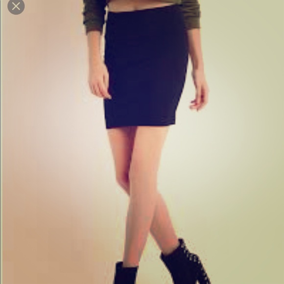 Charlotte Russe black mini skirt 🖤 - Picture 1 of 4